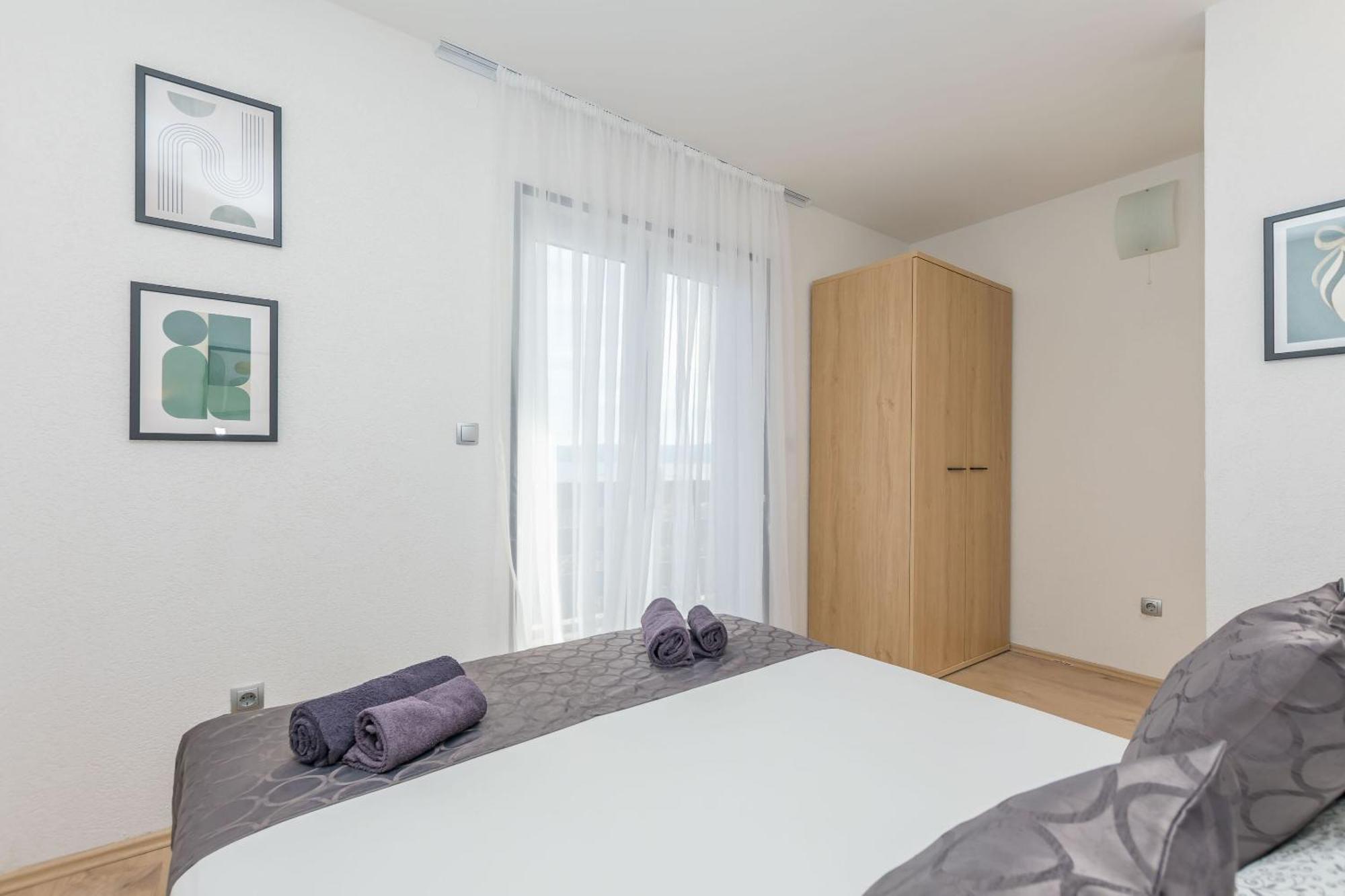 Duće Apartments Mladen מראה חיצוני תמונה