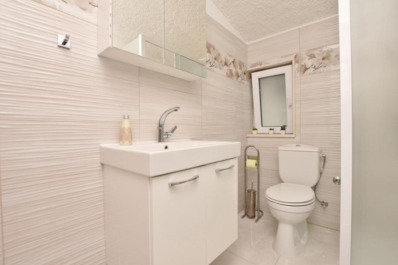 Duće Apartments Mladen מראה חיצוני תמונה